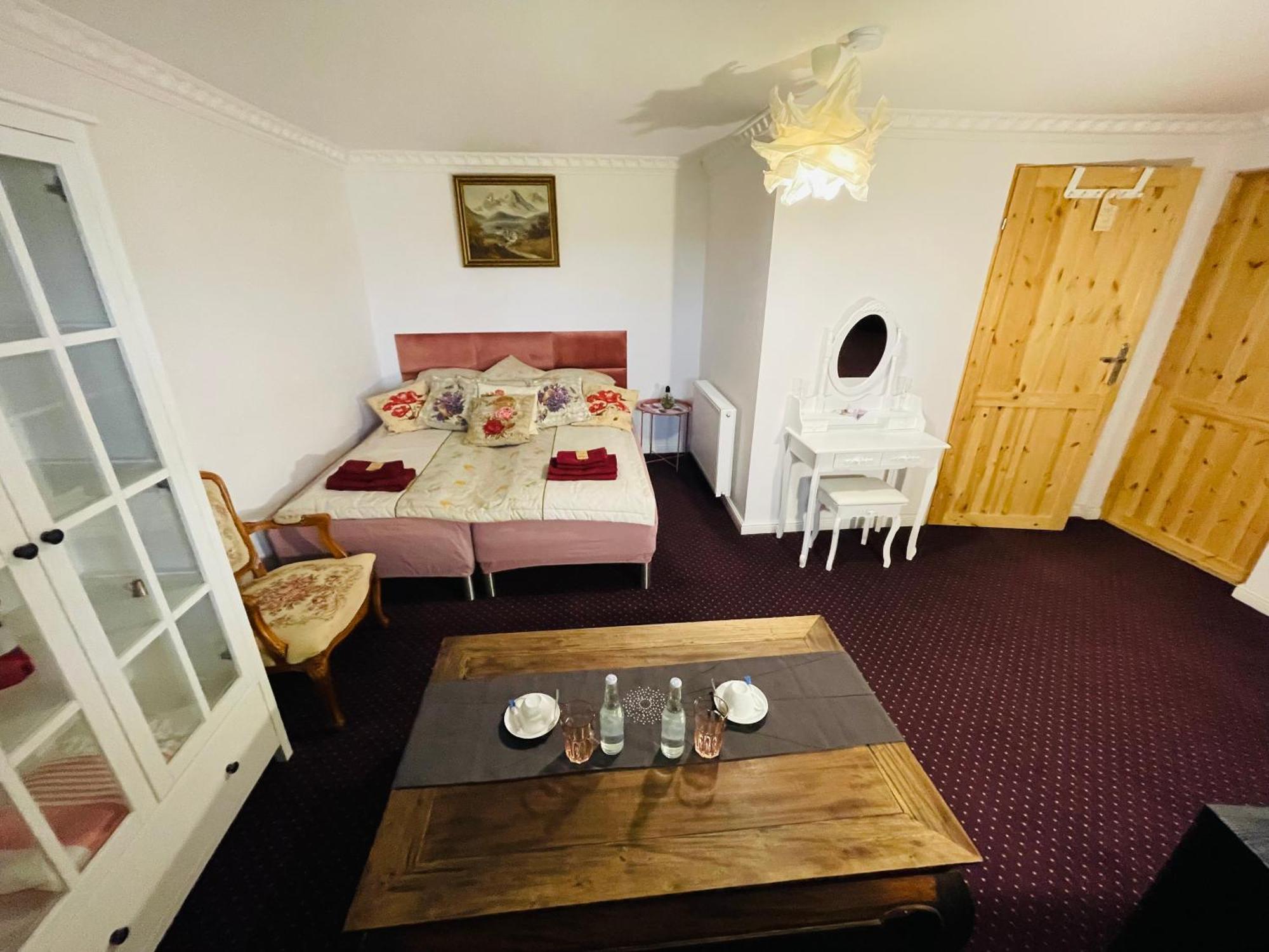 K&B Residence Jarosław Eksteriør billede